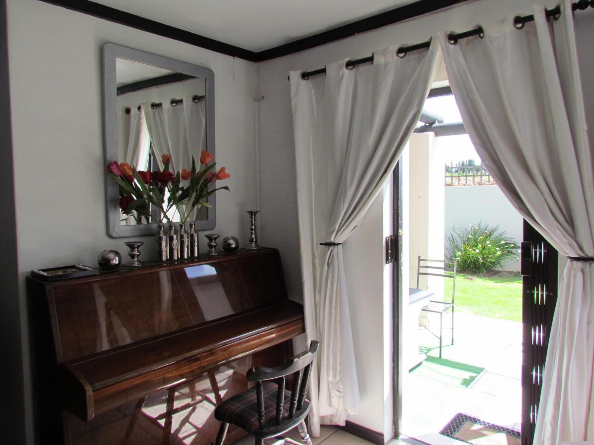 Santini Lace Self Catering Unit Плеттенберг-Бей Екстер'єр фото
